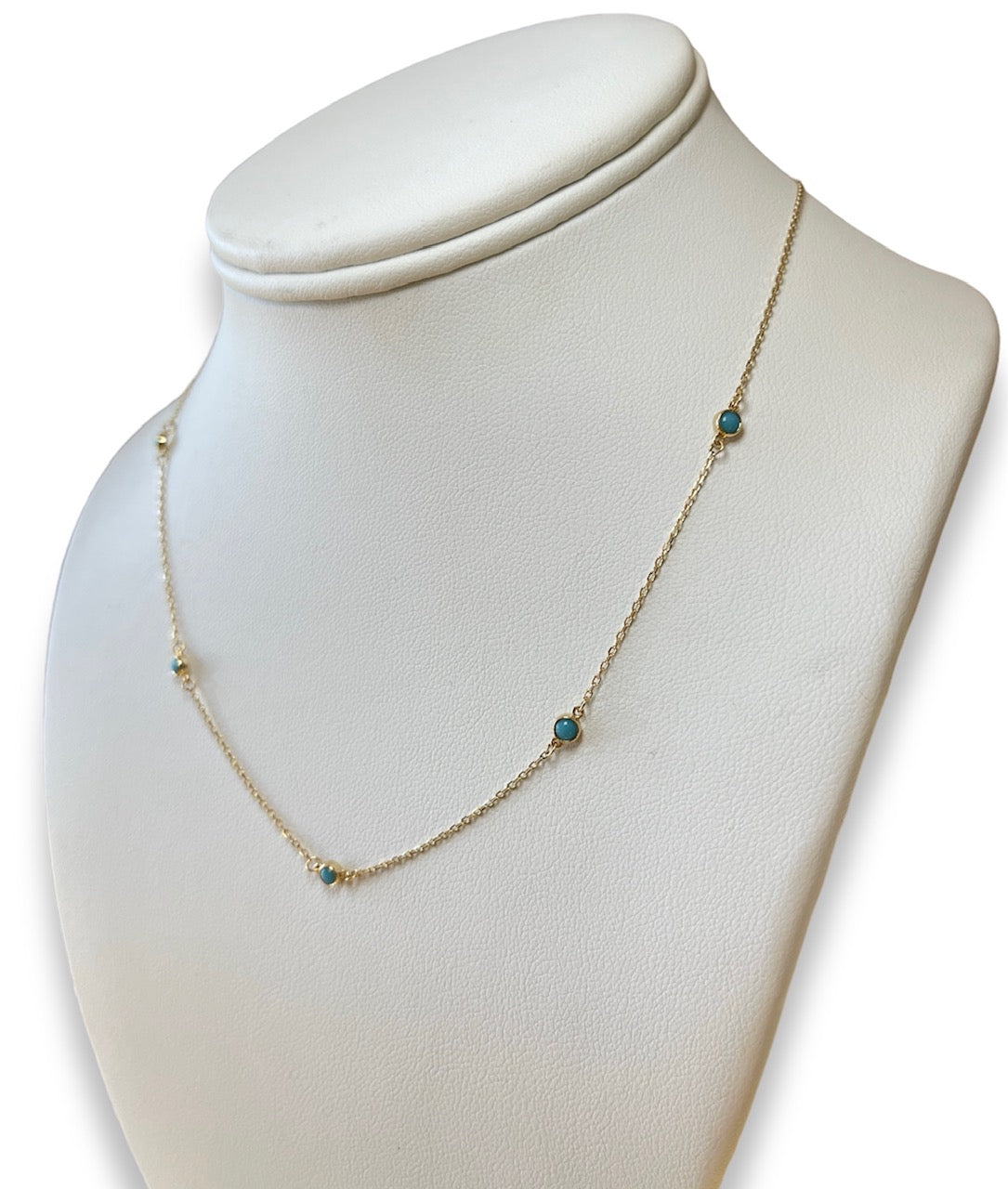 18KT Yellow Gold Bezeled Turquoise Necklace