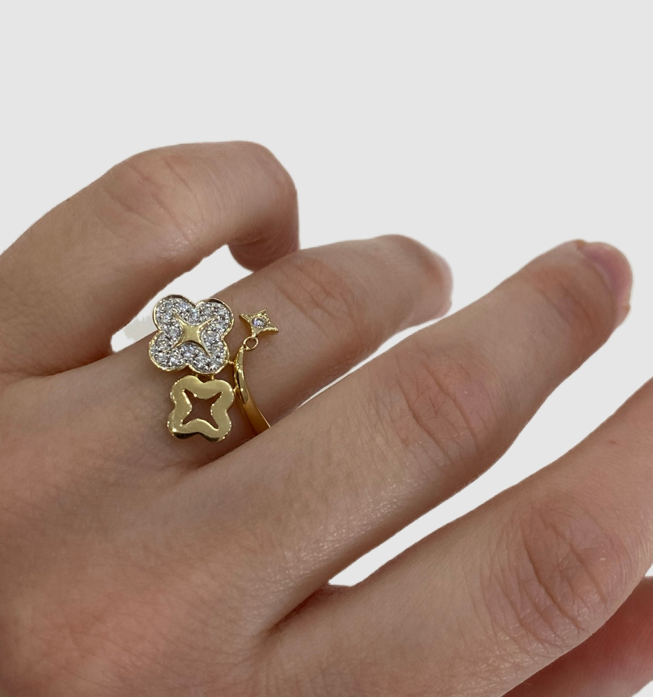 14KT Yellow Gold Diamond Heart Ring